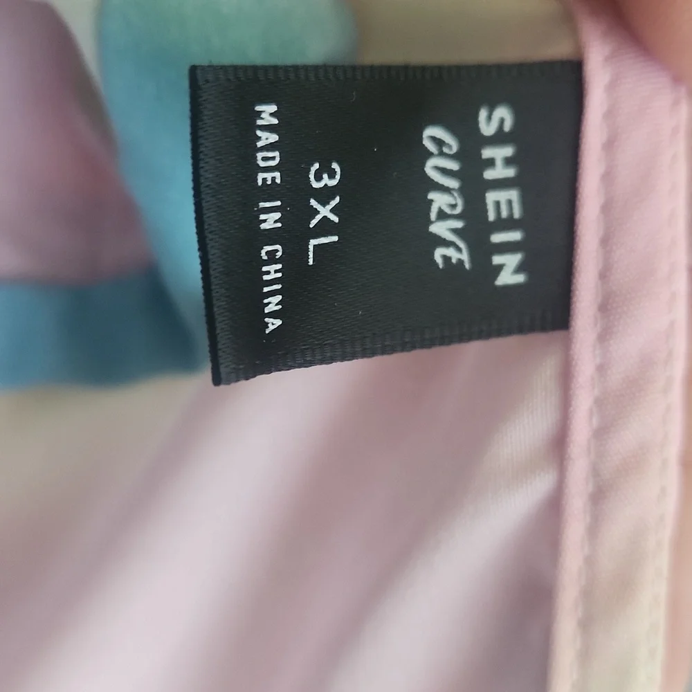 Cute blouse. - Picture 3 of 3
